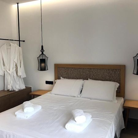 Blue Sea Suites Tsoútsouros Eksteriør billede