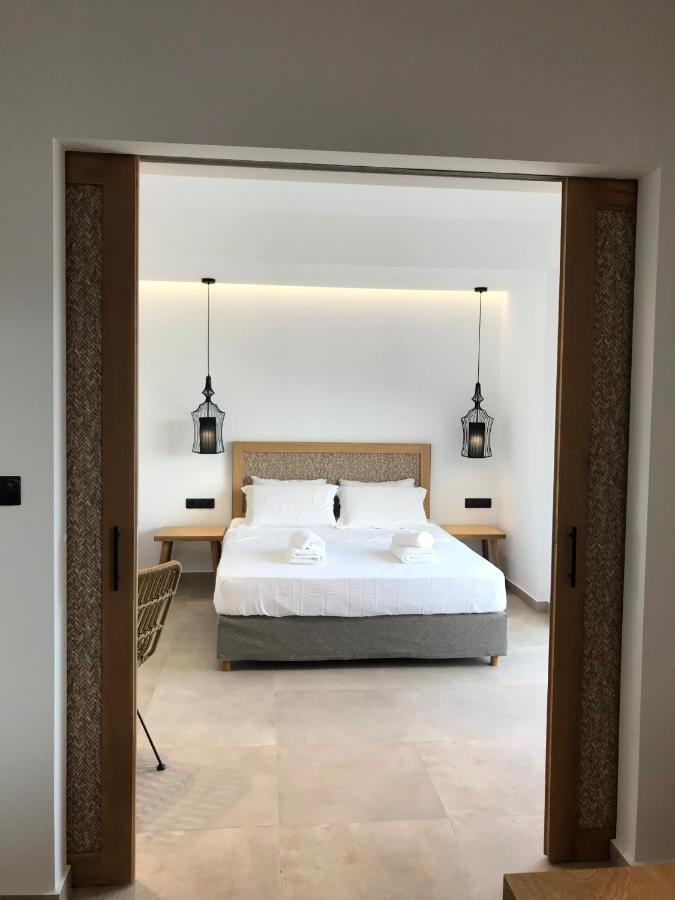 Blue Sea Suites Tsoútsouros Eksteriør billede