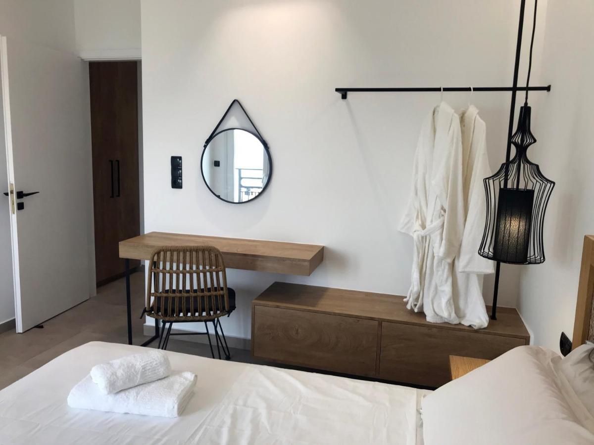 Blue Sea Suites Tsoútsouros Eksteriør billede