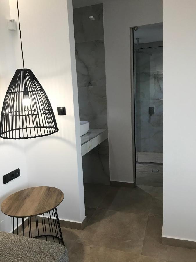 Blue Sea Suites Tsoútsouros Eksteriør billede