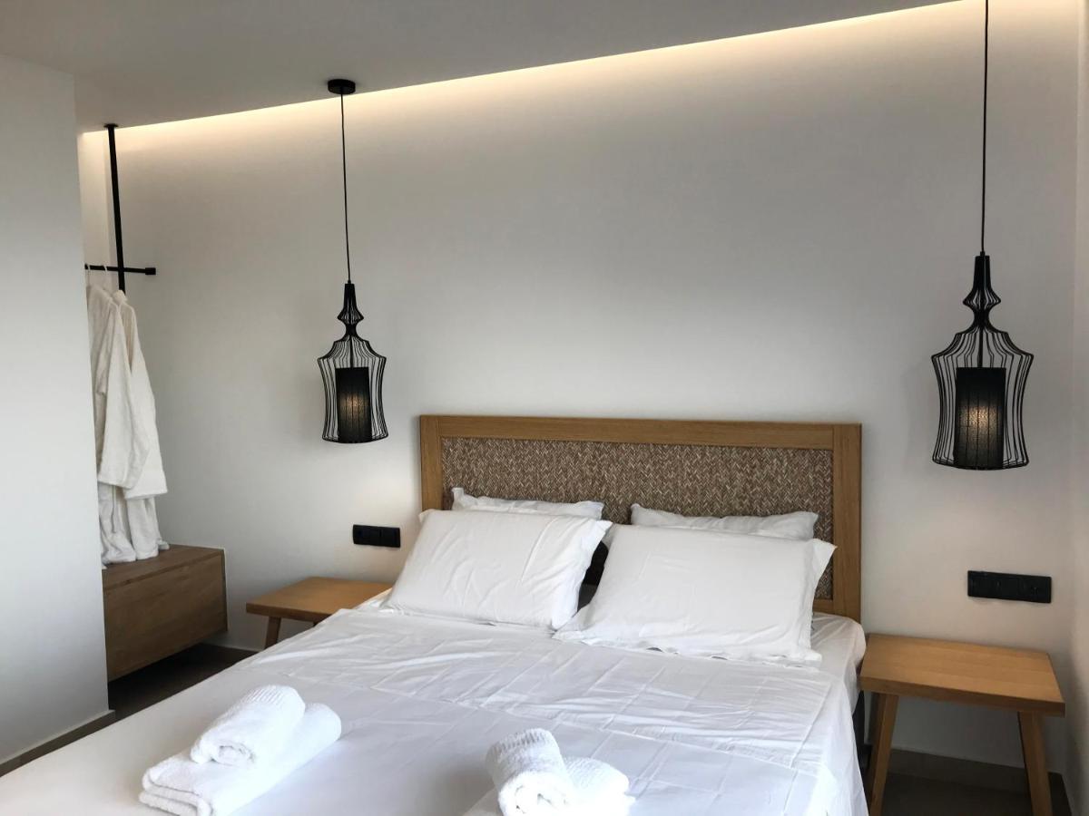Blue Sea Suites Tsoútsouros Eksteriør billede